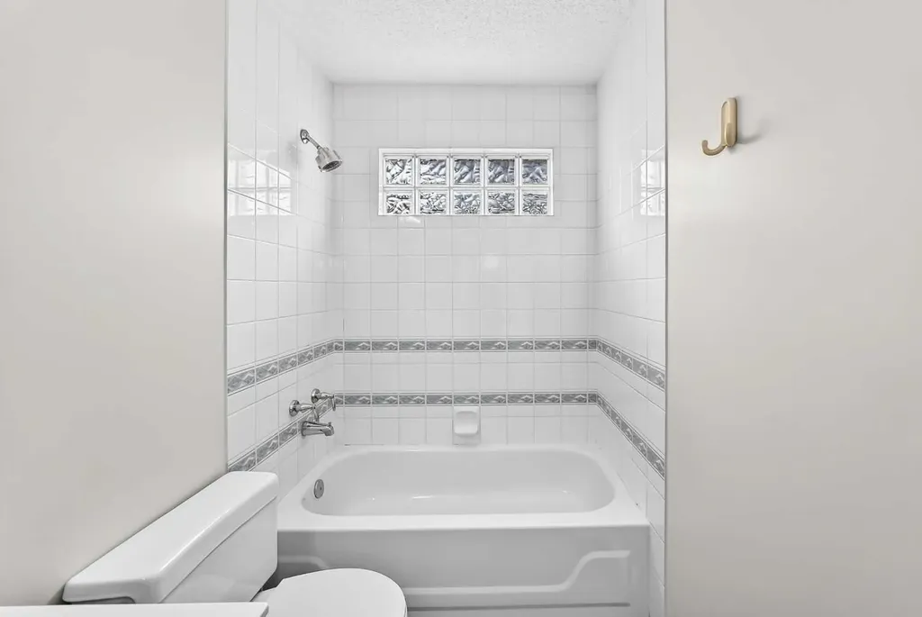 247 Covington Close NE Calgary AB T3K 4L8