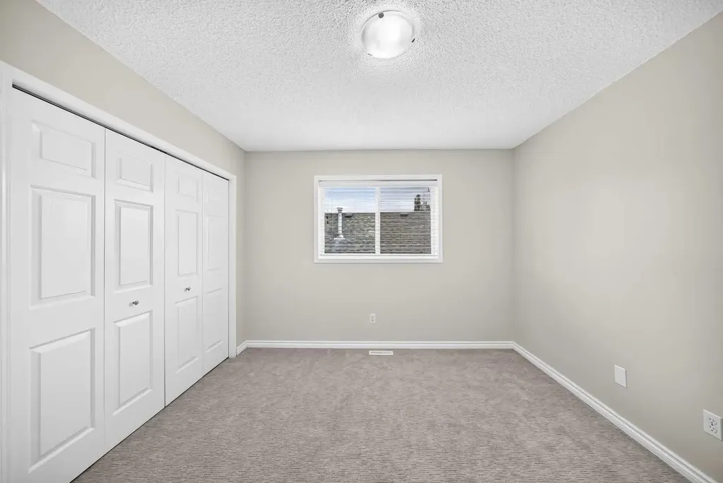 247 Covington Close NE Calgary AB T3K 4L8