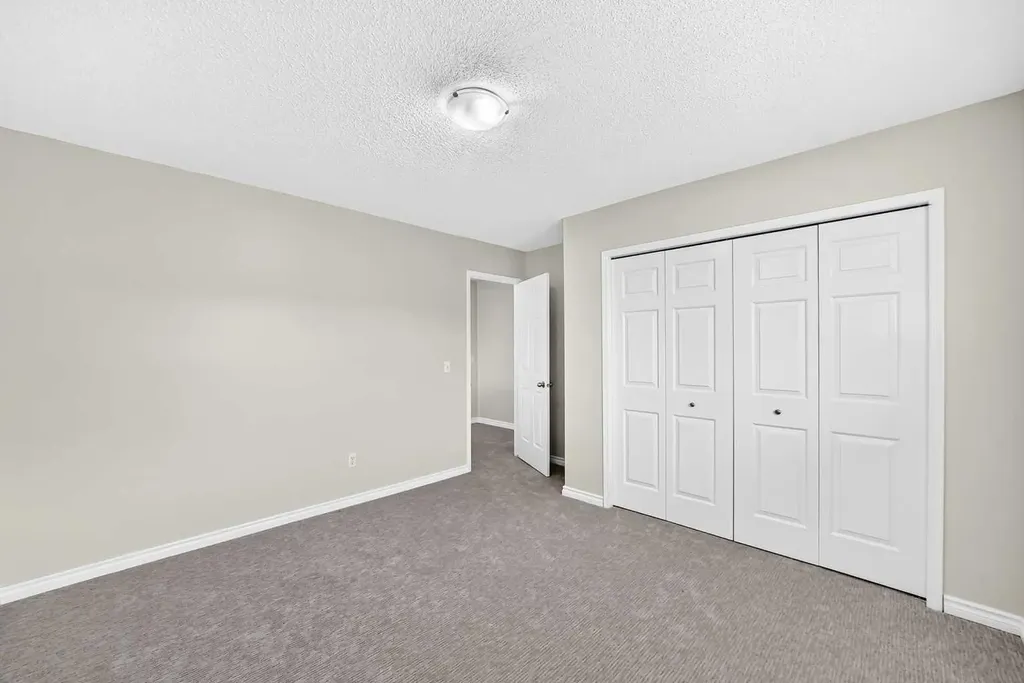 247 Covington Close NE Calgary AB T3K 4L8