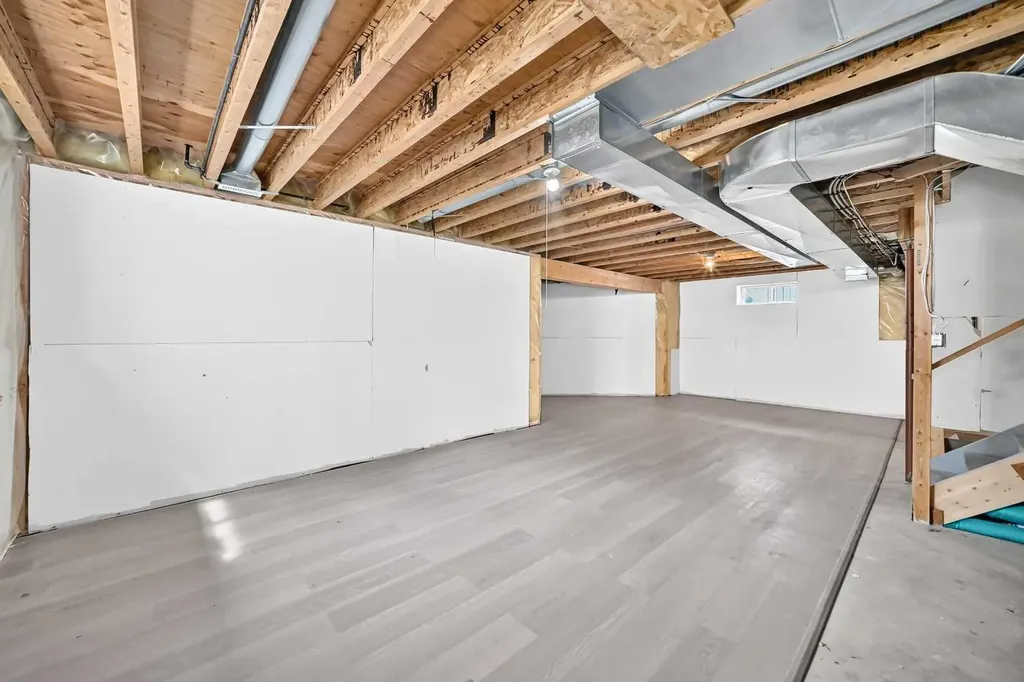 247 Covington Close NE Calgary AB T3K 4L8