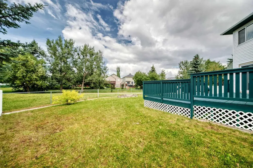 247 Covington Close NE Calgary AB T3K 4L8
