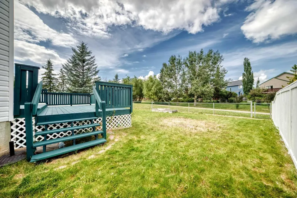 247 Covington Close NE Calgary AB T3K 4L8