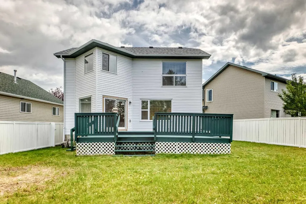 247 Covington Close NE Calgary AB T3K 4L8