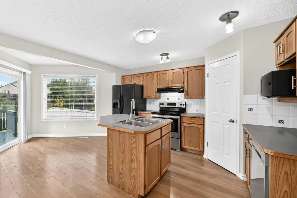 247 Covington Close NE Calgary AB T3K 4L8