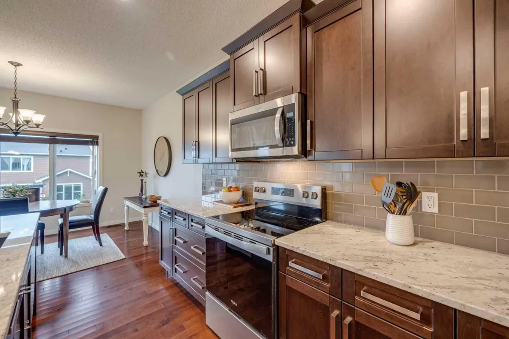 150 Fireside Bend Cochrane AB T4C 0V7