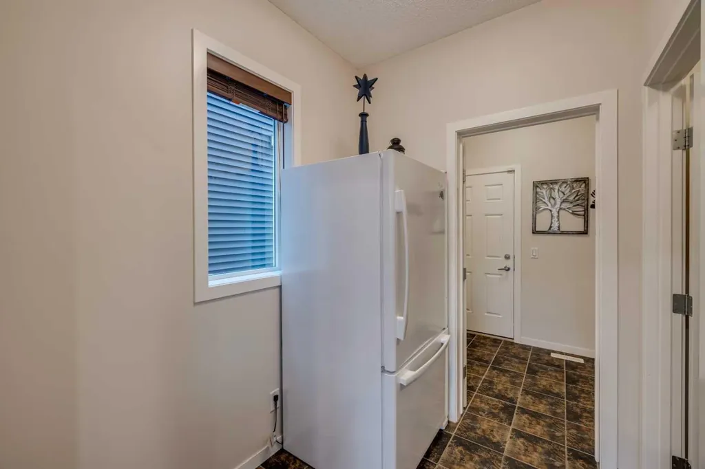 150 Fireside Bend Cochrane AB T4C 0V7