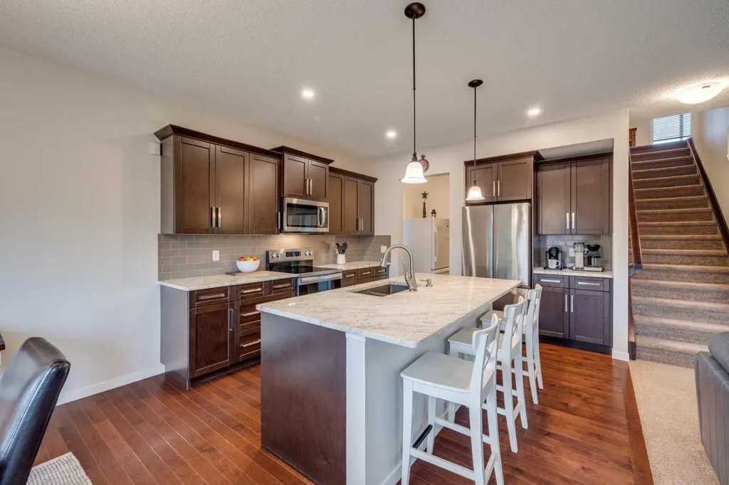 150 Fireside Bend Cochrane AB T4C 0V7