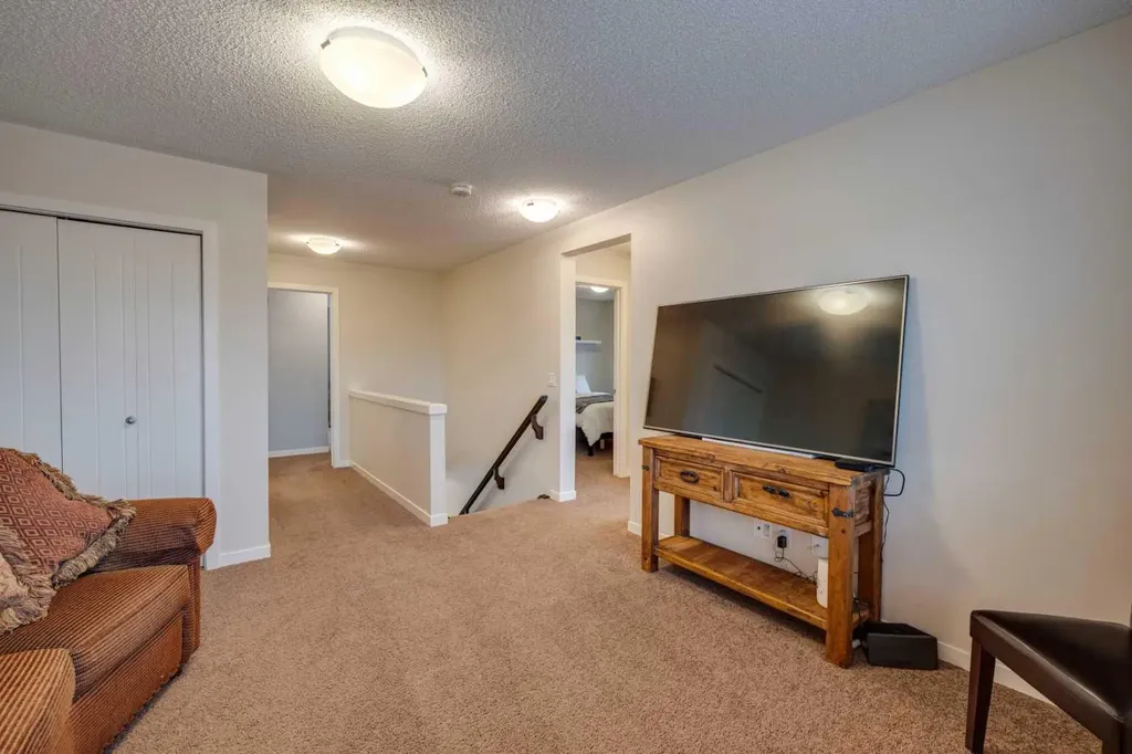 150 Fireside Bend Cochrane AB T4C 0V7
