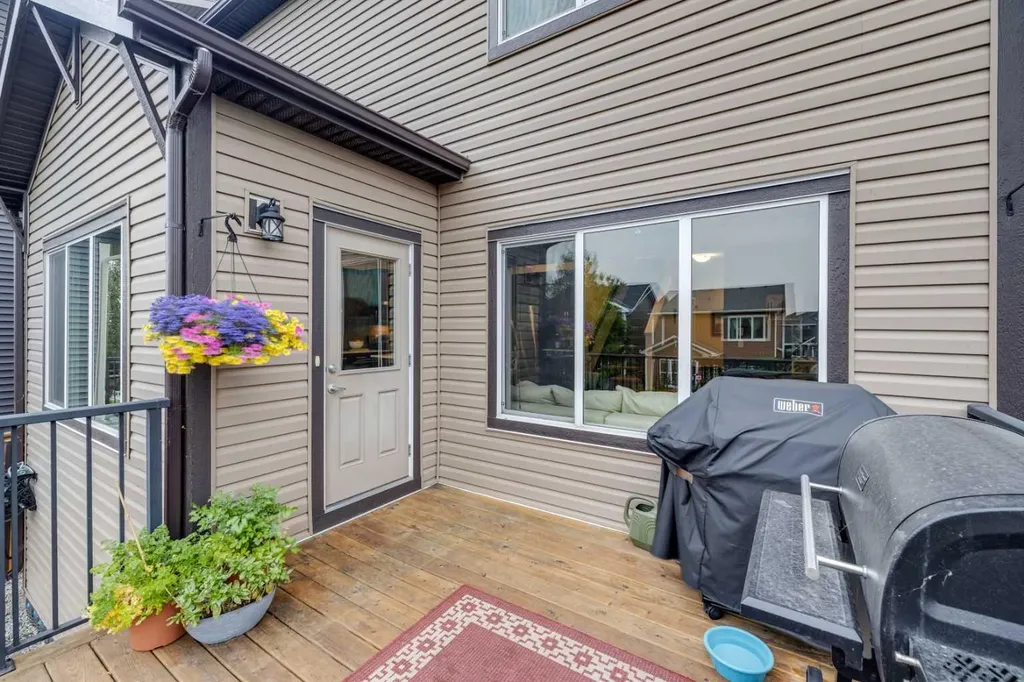 150 Fireside Bend Cochrane AB T4C 0V7