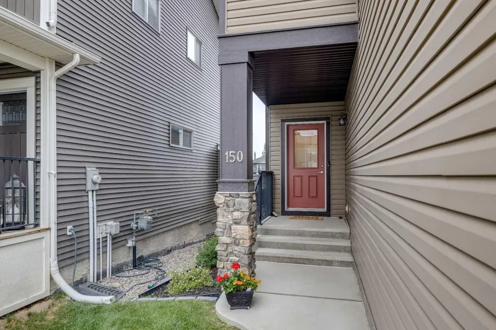 150 Fireside Bend Cochrane AB T4C 0V7