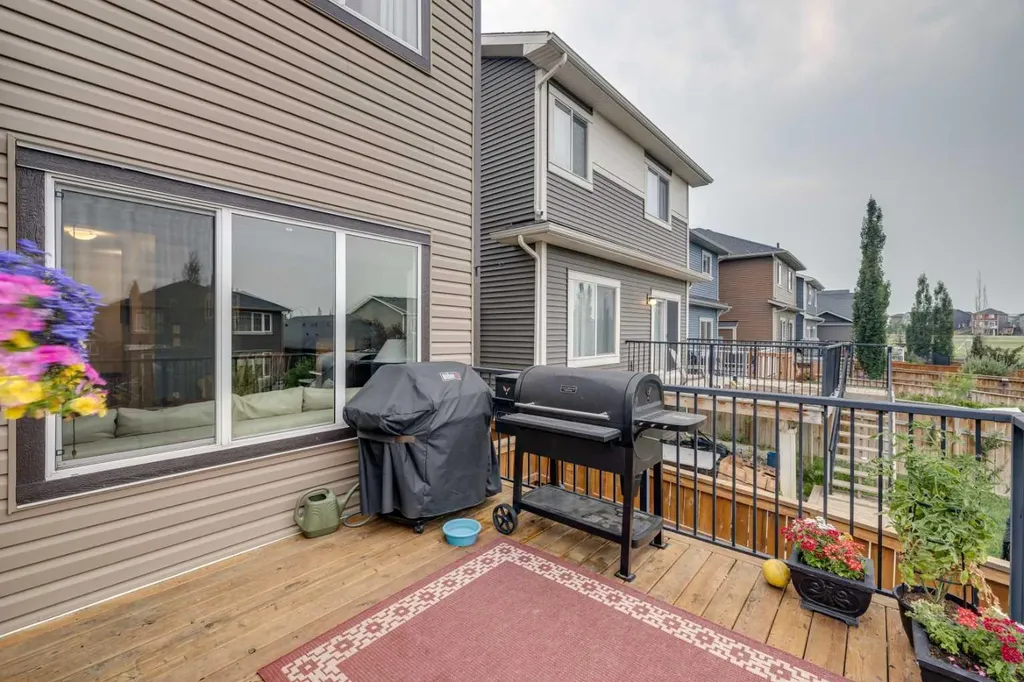 150 Fireside Bend Cochrane AB T4C 0V7