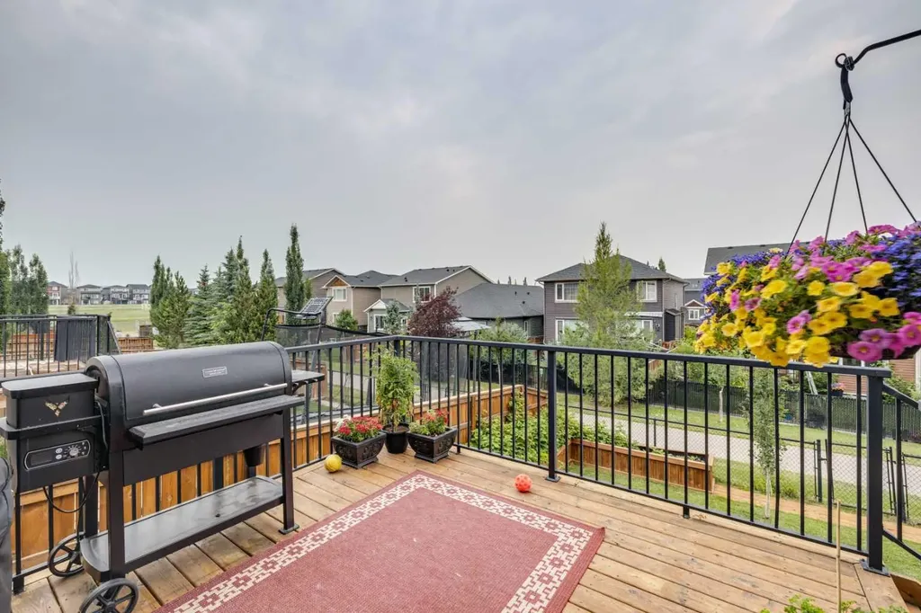 150 Fireside Bend Cochrane AB T4C 0V7