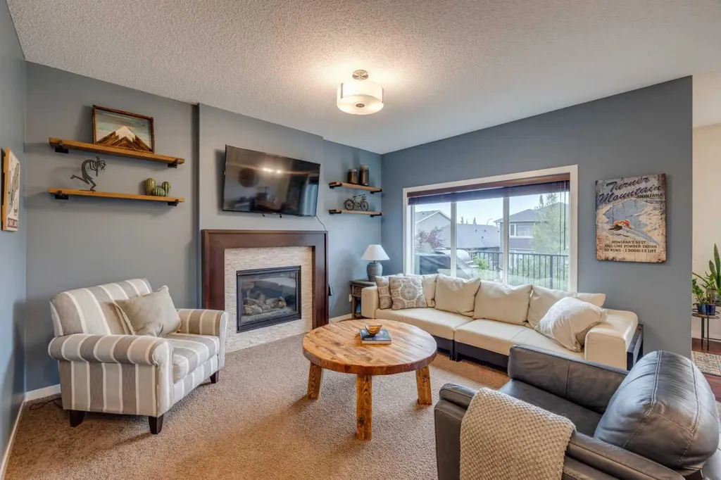 150 Fireside Bend Cochrane AB T4C 0V7