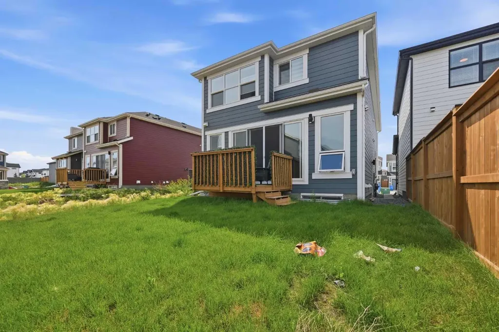 147 Magnolia Path SE Calgary AB T3M 3X6