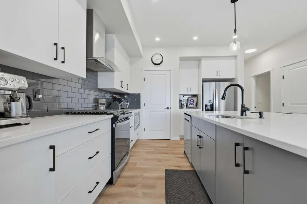 147 Magnolia Path SE Calgary AB T3M 3X6