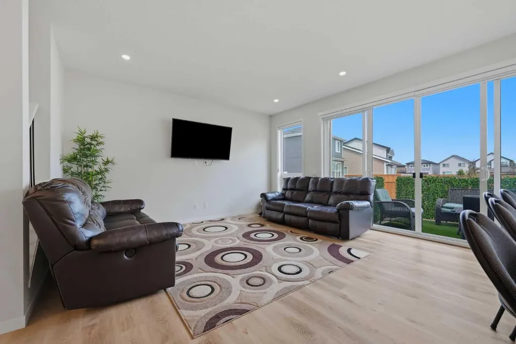 147 Magnolia Path SE Calgary AB T3M 3X6