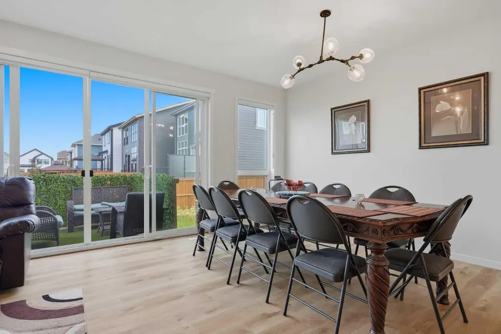 147 Magnolia Path SE Calgary AB T3M 3X6