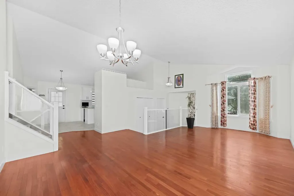 98 Del Ray Road NE Calgary AB T1Y 6V6