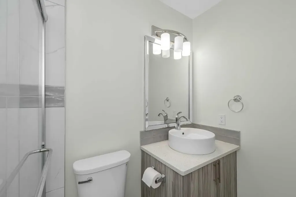 98 Del Ray Road NE Calgary AB T1Y 6V6