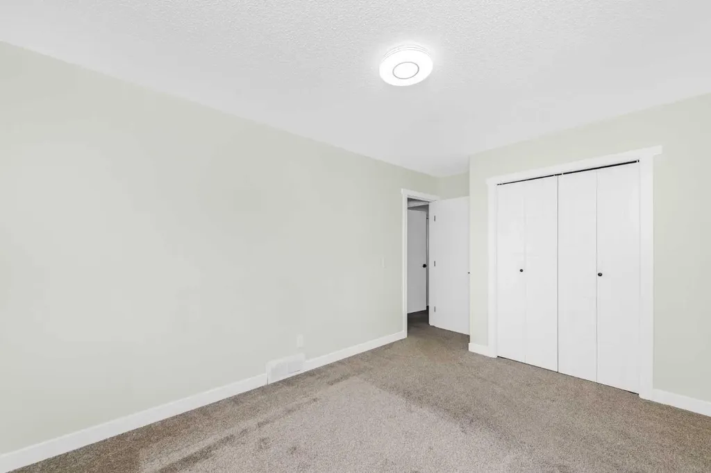 98 Del Ray Road NE Calgary AB T1Y 6V6