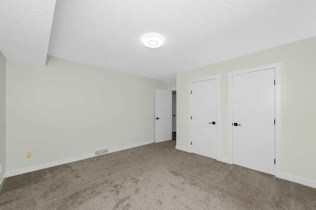 98 Del Ray Road NE Calgary AB T1Y 6V6