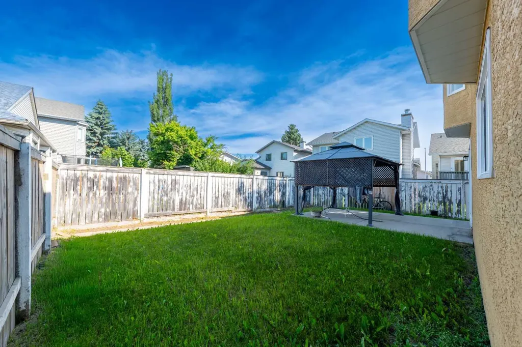 98 Del Ray Road NE Calgary AB T1Y 6V6