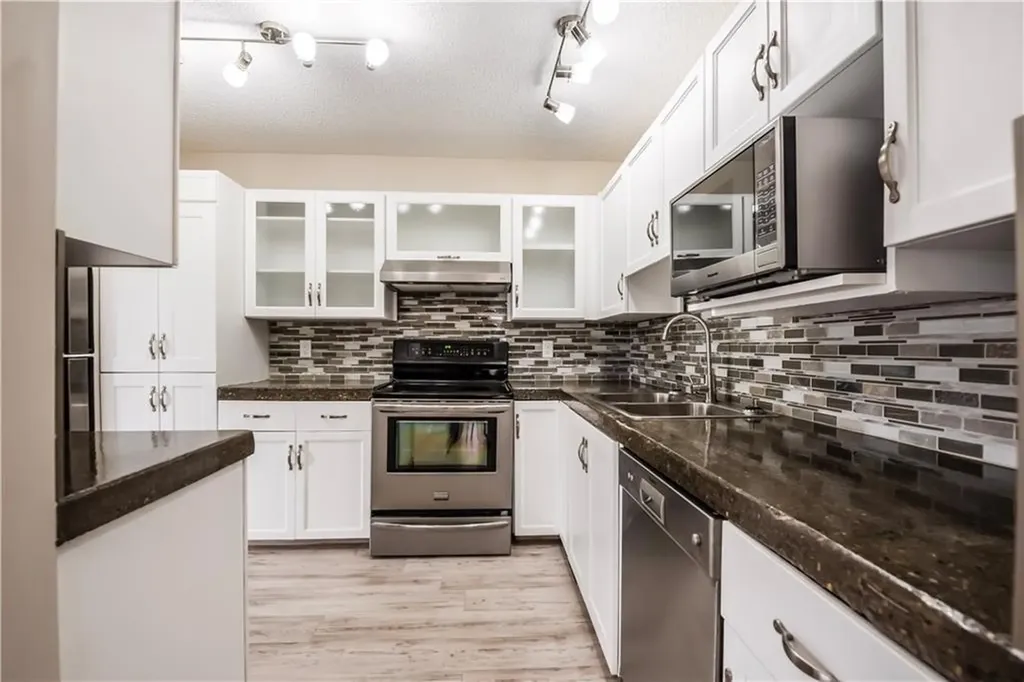 1019 Smith Avenue Crossfield AB T0M 0S0