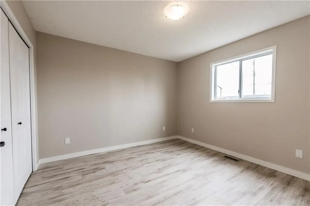 1019 Smith Avenue Crossfield AB T0M 0S0