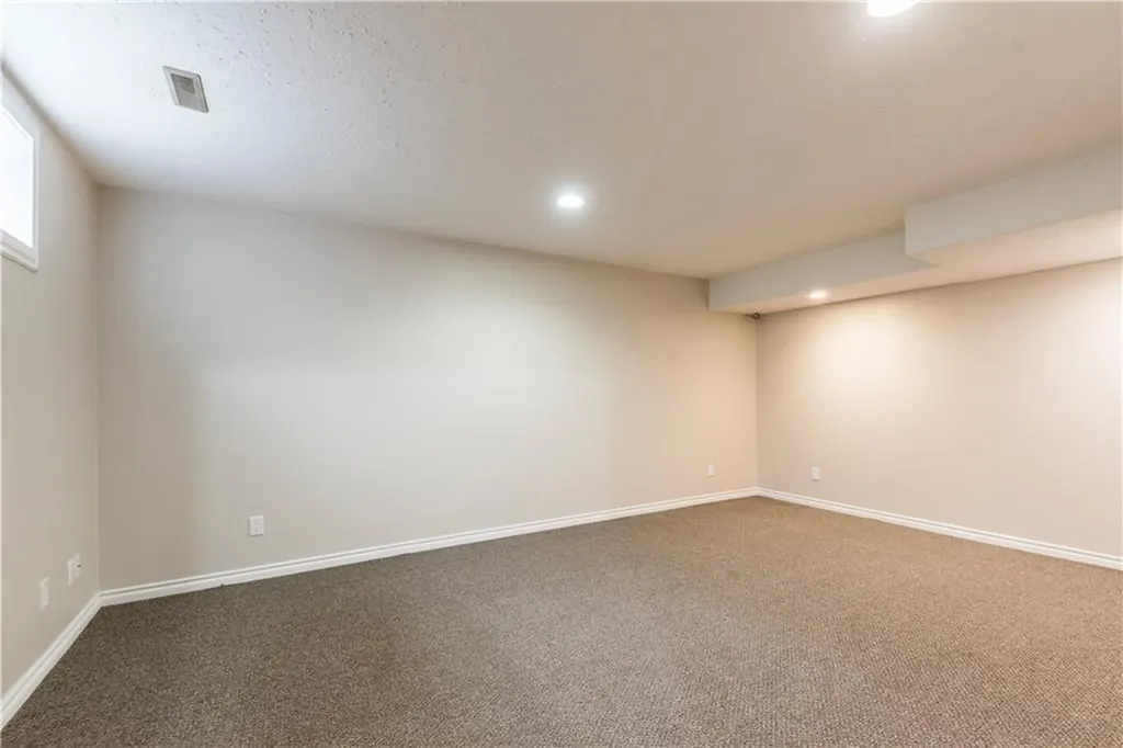 1019 Smith Avenue Crossfield AB T0M 0S0