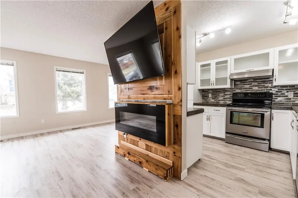 1019 Smith Avenue Crossfield AB T0M 0S0