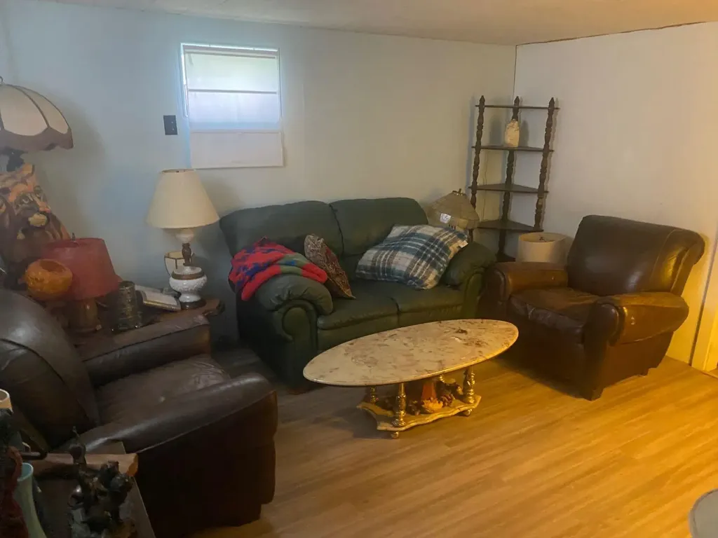 5211 49 Street Camrose AB T4V 1N8