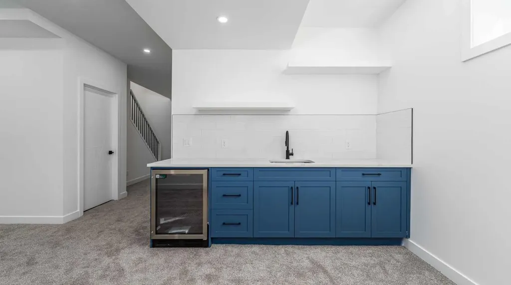 421 Hendon Drive NW Calgary AB T2K 2A1
