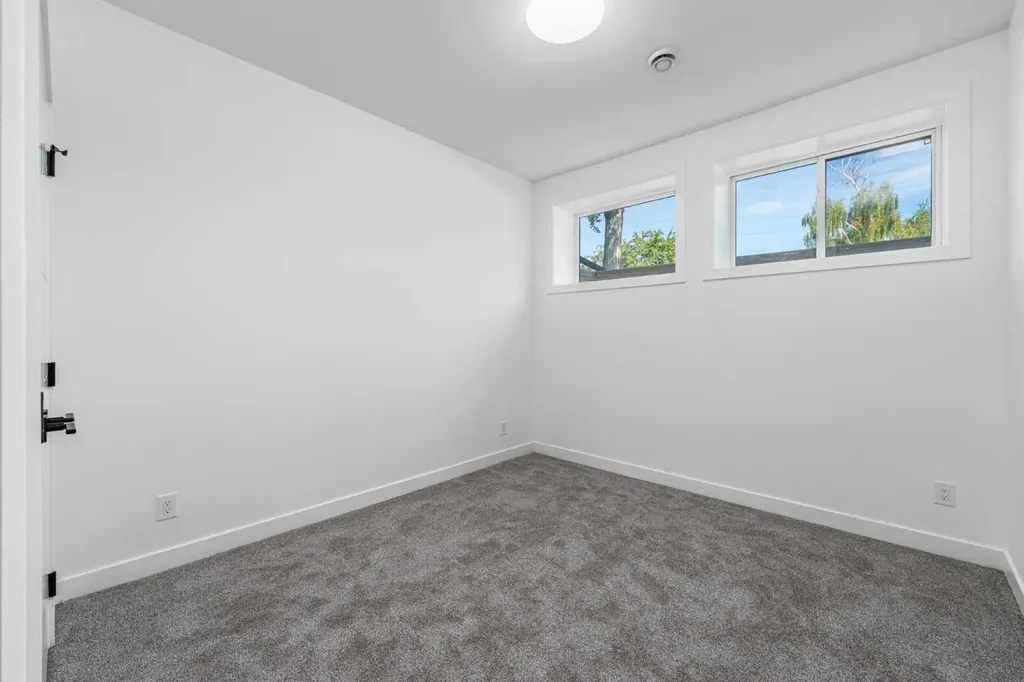 421 Hendon Drive NW Calgary AB T2K 2A1