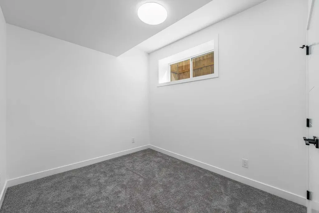 421 Hendon Drive NW Calgary AB T2K 2A1