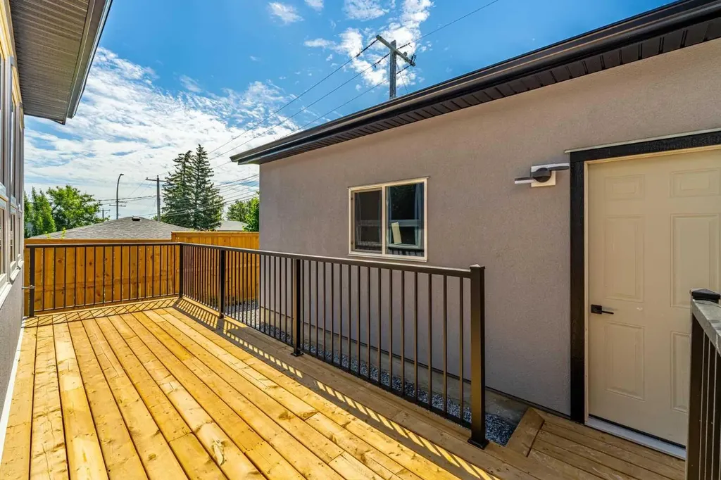 421 Hendon Drive NW Calgary AB T2K 2A1
