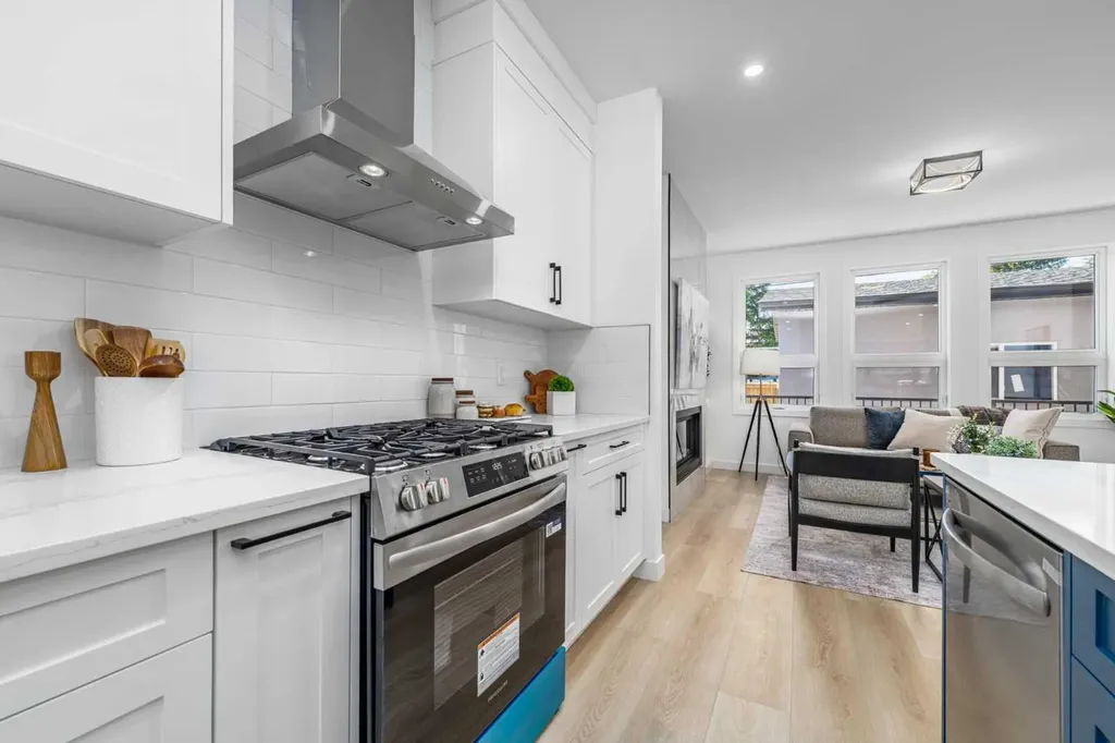 421 Hendon Drive NW Calgary AB T2K 2A1