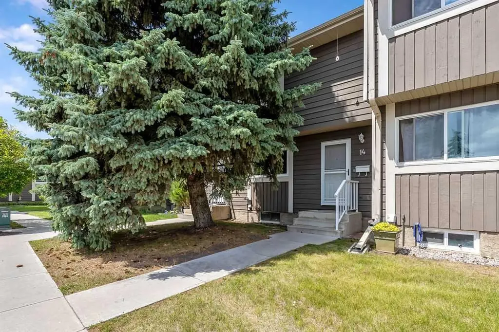 14736 Deerfield Drive SE Calgary AB T1J 5Y1