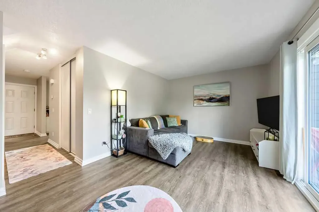 14736 Deerfield Drive SE Calgary AB T1J 5Y1