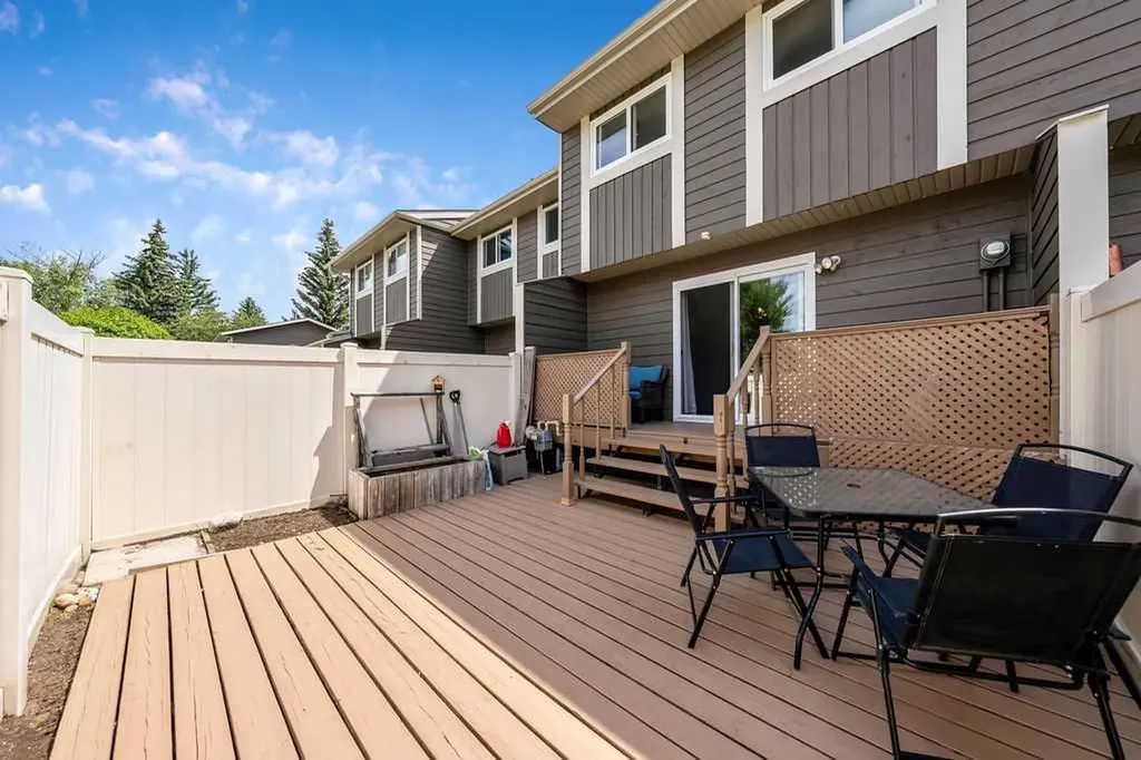 14736 Deerfield Drive SE Calgary AB T1J 5Y1