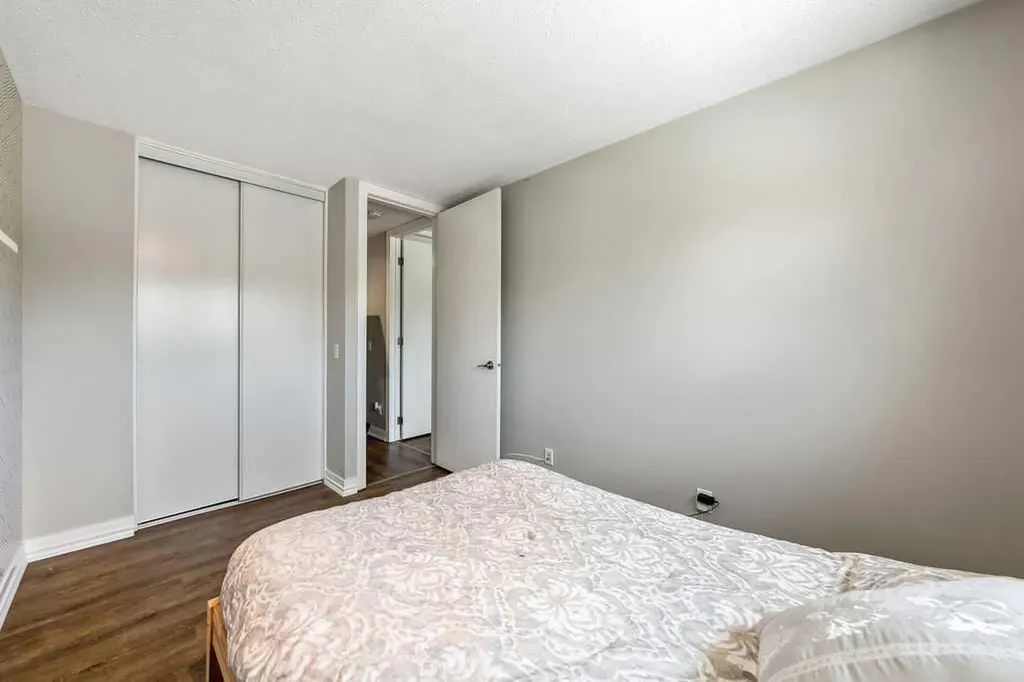 14736 Deerfield Drive SE Calgary AB T1J 5Y1