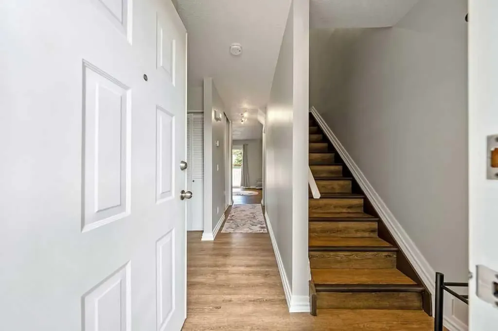 14736 Deerfield Drive SE Calgary AB T1J 5Y1