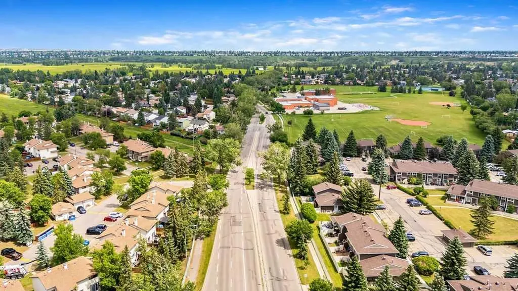 14736 Deerfield Drive SE Calgary AB T1J 5Y1