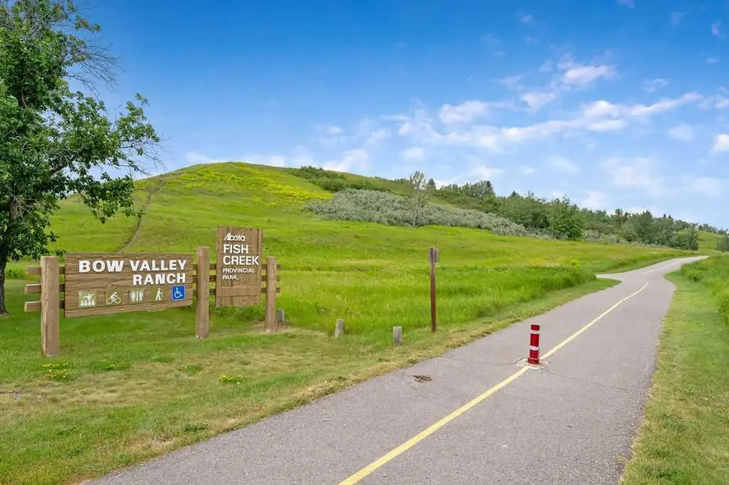 14736 Deerfield Drive SE Calgary AB T1J 5Y1
