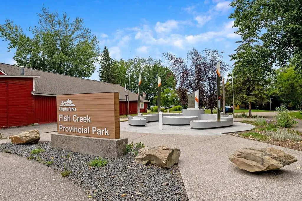 14736 Deerfield Drive SE Calgary AB T1J 5Y1