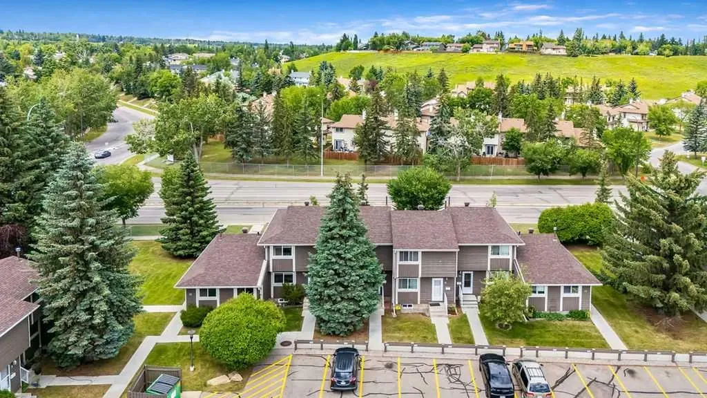 14736 Deerfield Drive SE Calgary AB T1J 5Y1