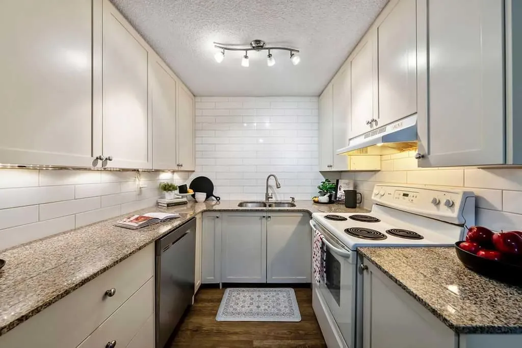 14736 Deerfield Drive SE Calgary AB T1J 5Y1