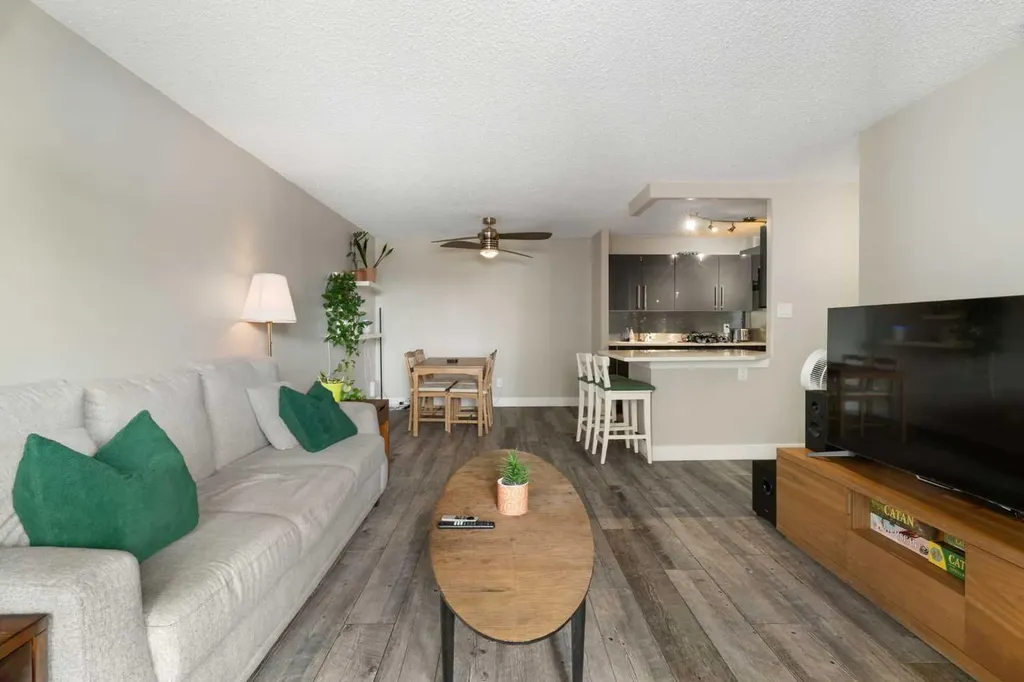 111 14 Avenue SE Calgary AB T2G 4Z8