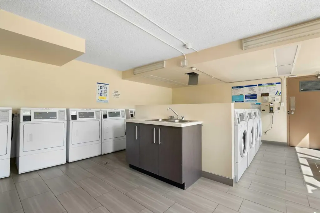 111 14 Avenue SE Calgary AB T2G 4Z8