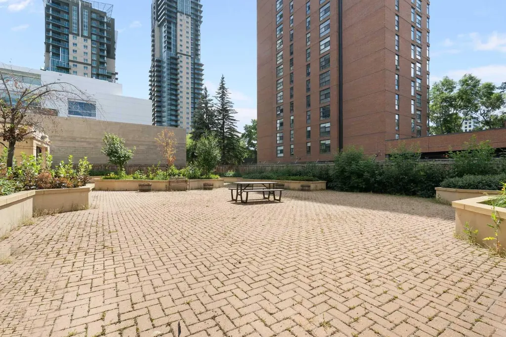 111 14 Avenue SE Calgary AB T2G 4Z8