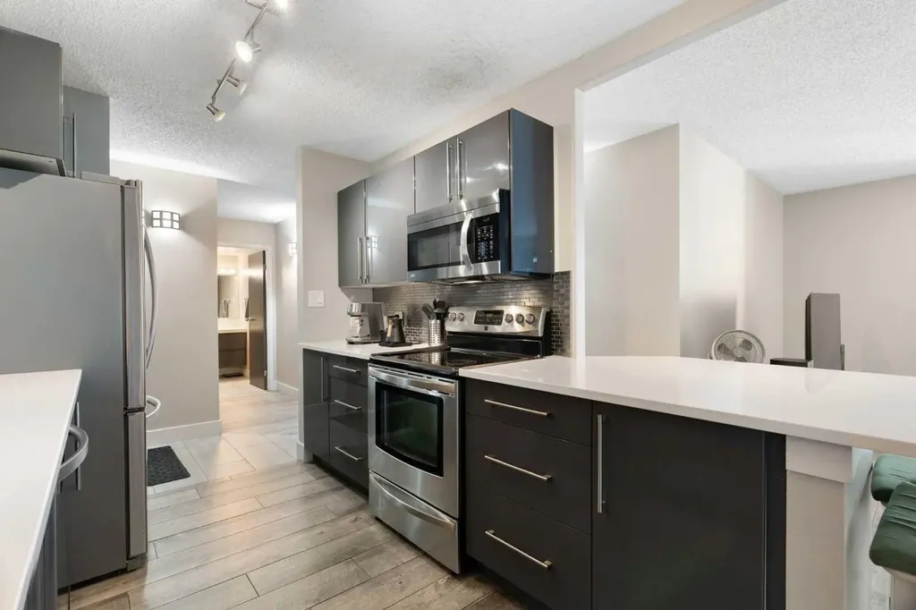 111 14 Avenue SE Calgary AB T2G 4Z8